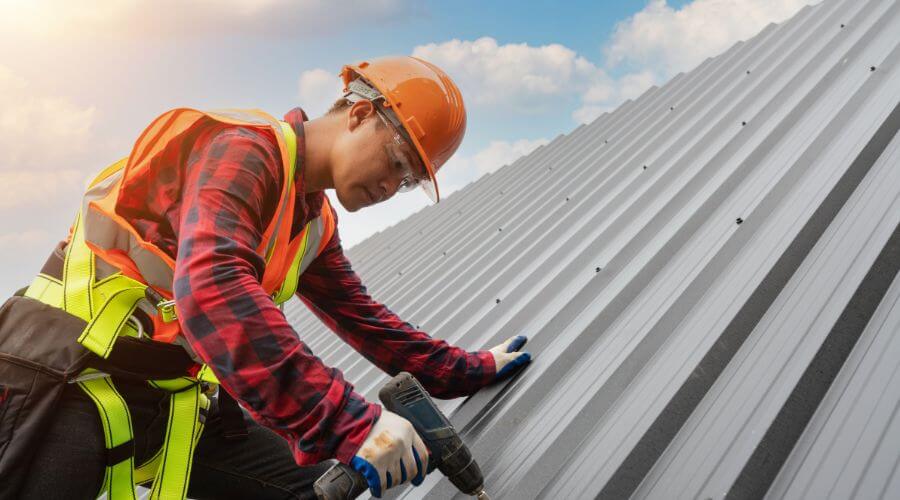 Professional Emergency Roof Repairs services in Conklin, MI